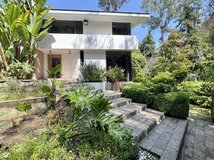 RENTA CASA EN BOSQUE DE LAS LOMAS