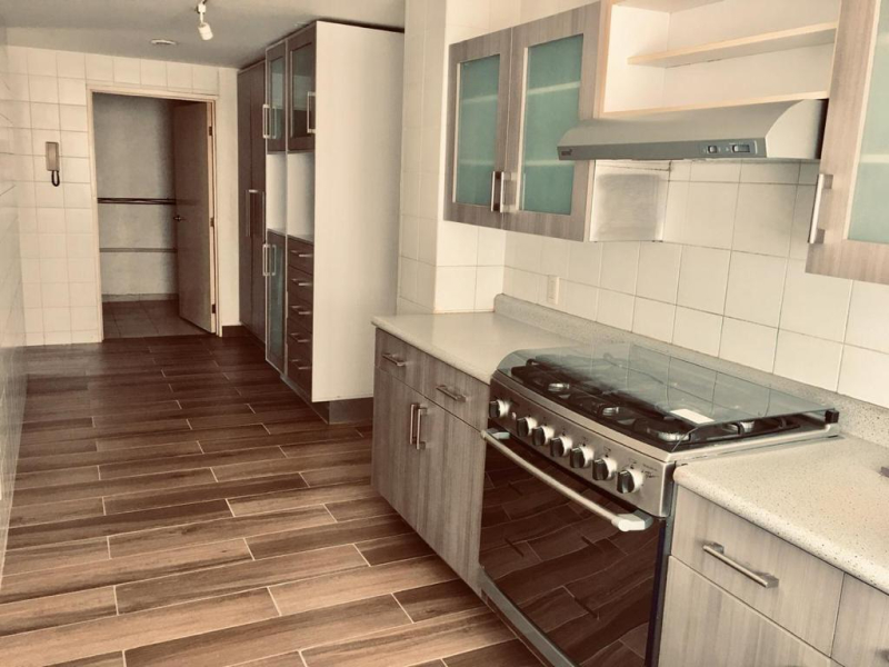 ¿buscas un hermoso departamento en venta en bosques de la herradura? ¡no busques más!  este increíble departamento cuenta con amplios y luminosos espacios, una moderna cocina equipada, acogedoras habitaciones y una impresionante vista. además, se enc