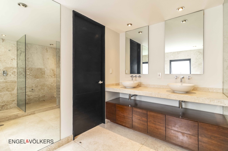 Renta Departamento Con Roof Top En Polanco  311 M2, 1 Rec, 2.5 B. 4 Est.