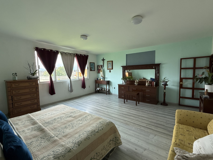 bodega en venta en metepec con oficinas, local y departamento