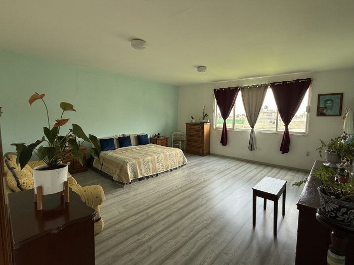 bodega en venta en metepec con oficinas, local y departamento