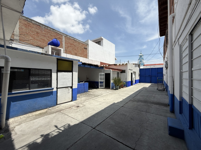 bodega en venta en metepec con oficinas, local y departamento