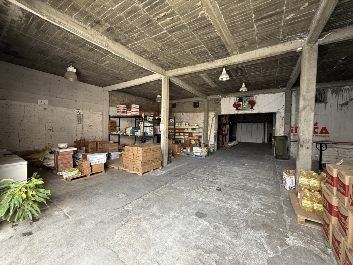 bodega en venta en metepec con oficinas, local y departamento