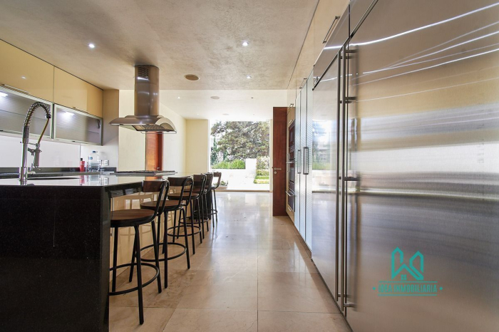 Casa En Venta En La Herradura Con Elevador