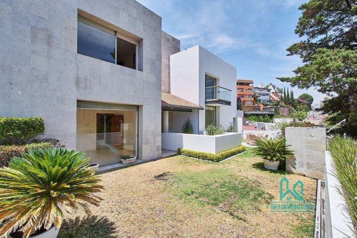 Casa En Venta En La Herradura Con Elevador