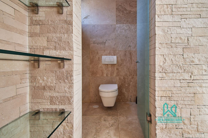 Casa En Venta En La Herradura Con Elevador