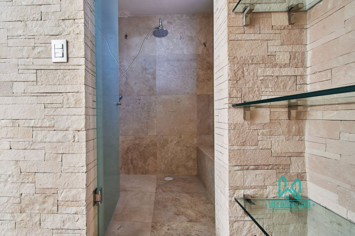 Casa En Venta En La Herradura Con Elevador