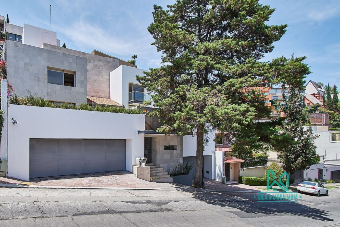 Casa En Venta En La Herradura Con Elevador