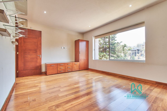 Casa En Venta En La Herradura Con Elevador