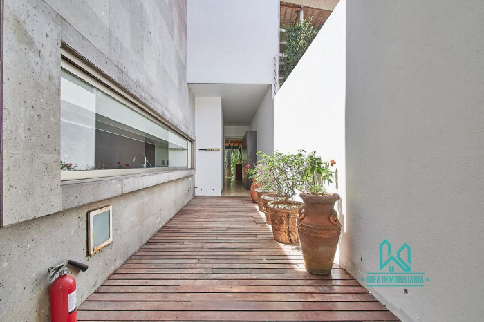 Casa En Venta En La Herradura Con Elevador