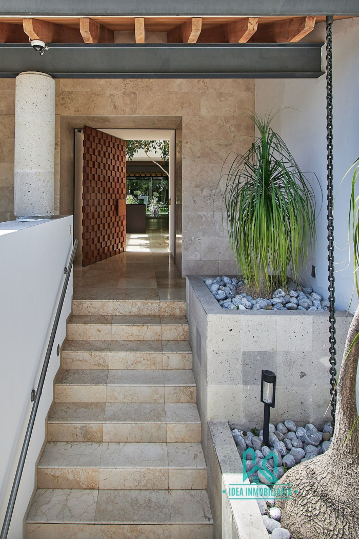 Casa En Venta En La Herradura Con Elevador