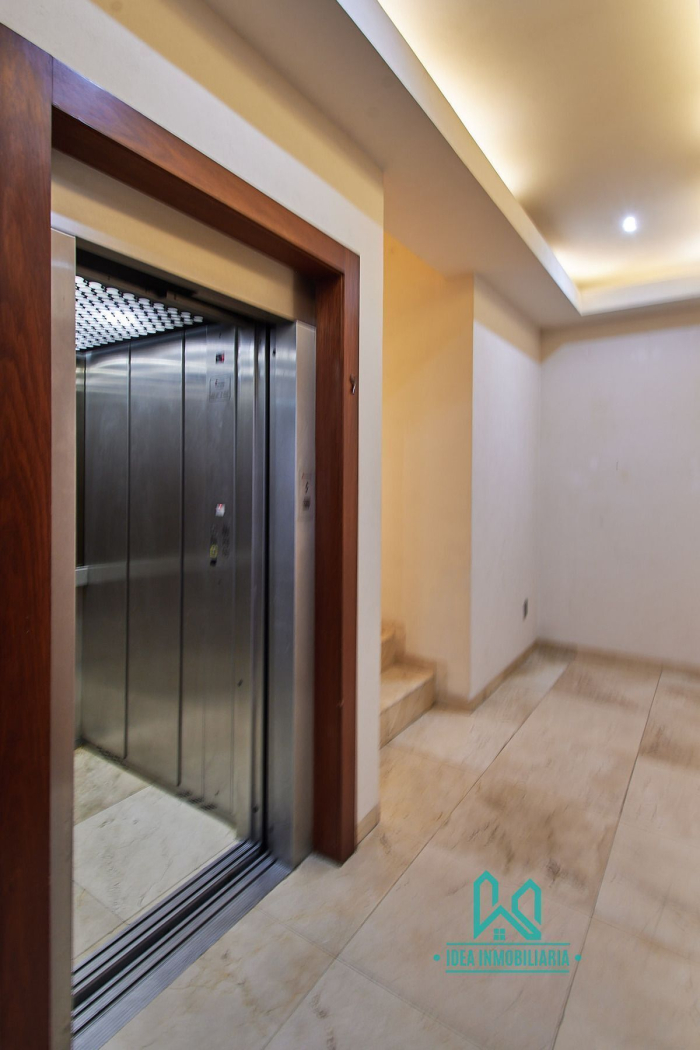 Casa En Venta En La Herradura Con Elevador