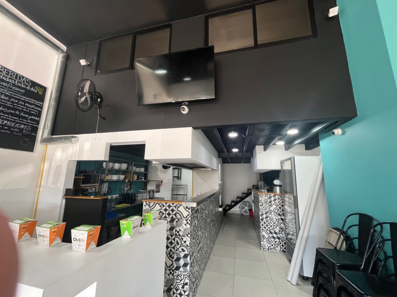 local comercial en renta en la cima