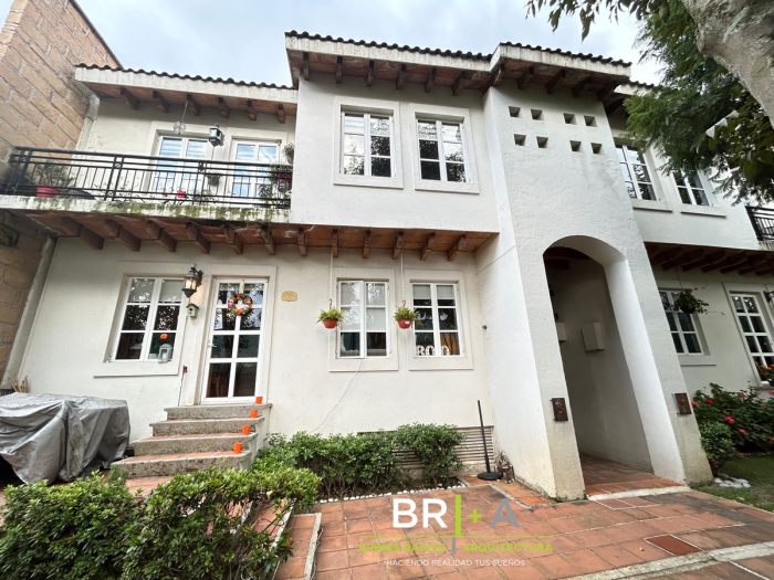 VENTA DE BONITO TOWNHOUSE RECIEN REMODELADO EN CUAJIMALPA