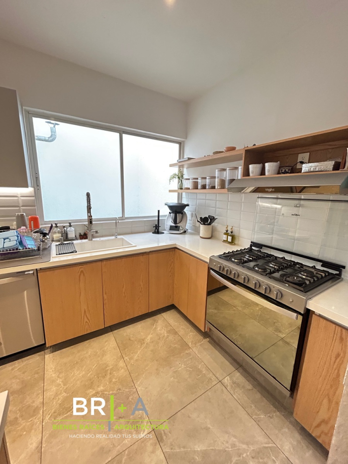 VENTA DE BONITO TOWNHOUSE RECIEN REMODELADO EN CUAJIMALPA