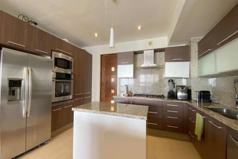 Casa En Venta En Lomas De Las Palmas