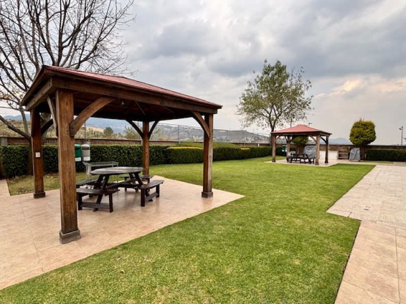 Departamento En Renta En Bosque Real