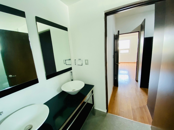 Departamento En Renta -Tecamachalco, A 3 Minutos De Av. Palmas Y A 15 De Polanco