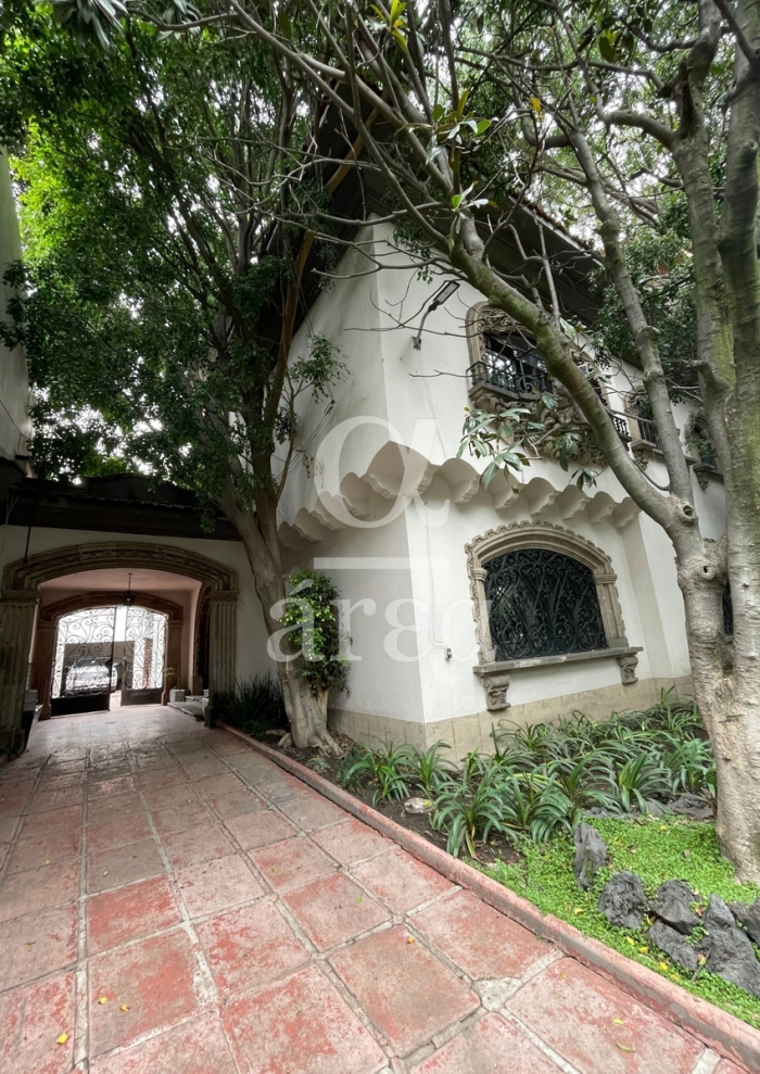 polanco casa de época con uso de suelo oficinas en venta