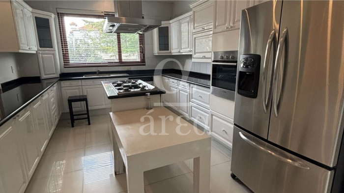 Preciosa Casa Contemporánea en Venta en Paseo de las  Primaveras