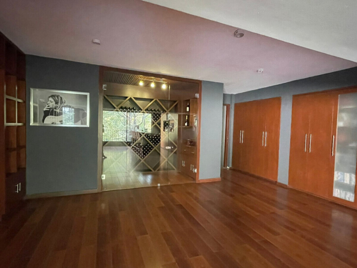 CASA VENTA LOMAS DE LAS PALMAS �?? CALLE CON SEGURIDAD 24/7