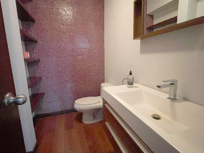 CASA VENTA LOMAS DE LAS PALMAS �?? CALLE CON SEGURIDAD 24/7