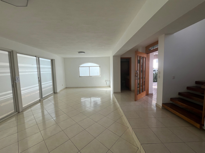 Casa En Renta En Jardín Real Dentro De Coto Zapopan