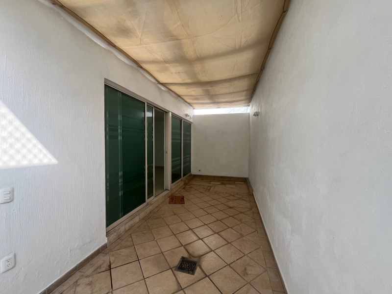 Casa En Renta En Jardín Real Dentro De Coto Zapopan