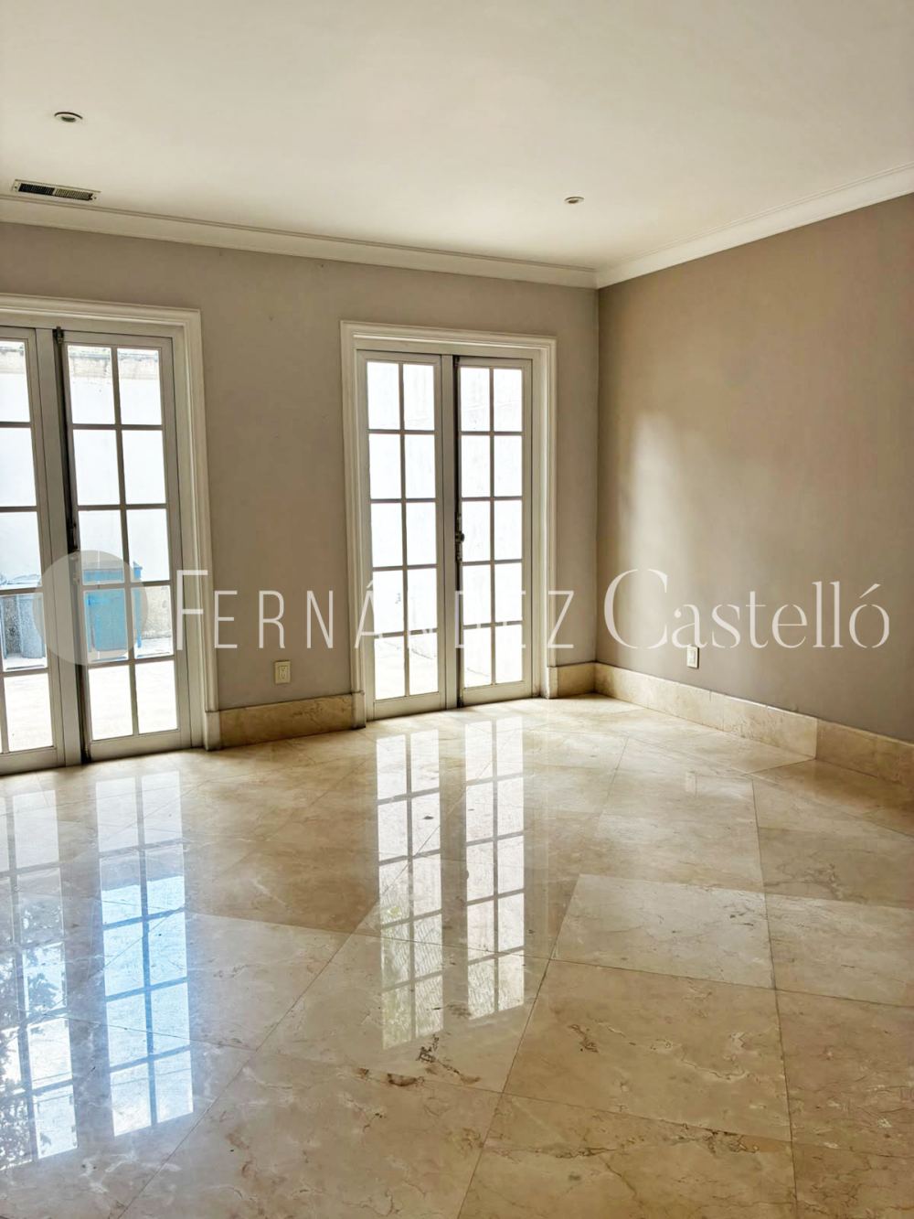 VENTA DE CASA EN LAS LOMAS DE CHAPULTEPEC