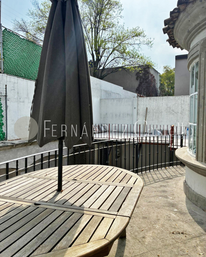 VENTA DE CASA EN LAS LOMAS DE CHAPULTEPEC