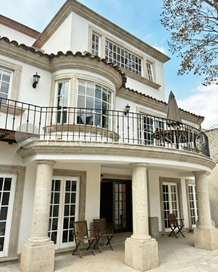 VENTA DE CASA EN LAS LOMAS DE CHAPULTEPEC