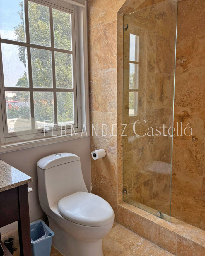 VENTA DE CASA EN LAS LOMAS DE CHAPULTEPEC