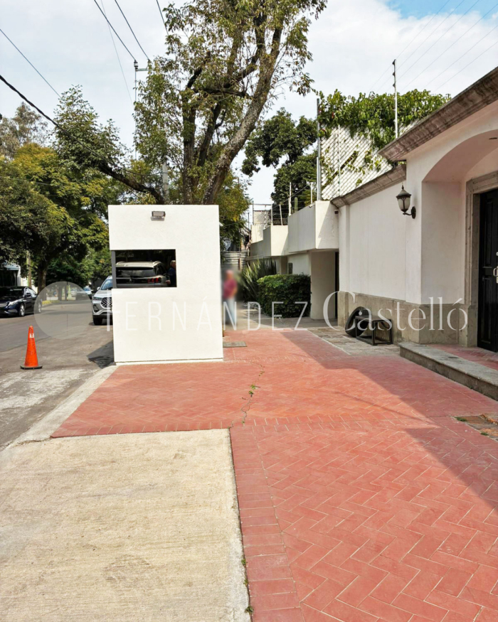VENTA DE CASA EN LAS LOMAS DE CHAPULTEPEC