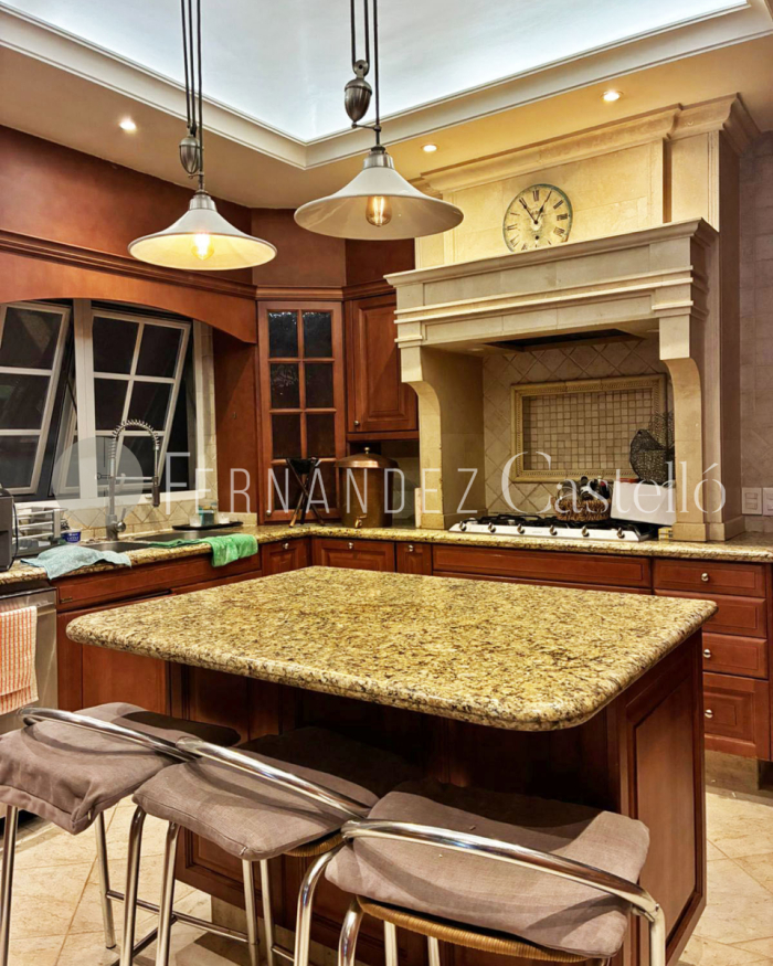 VENTA DE CASA EN LAS LOMAS DE CHAPULTEPEC