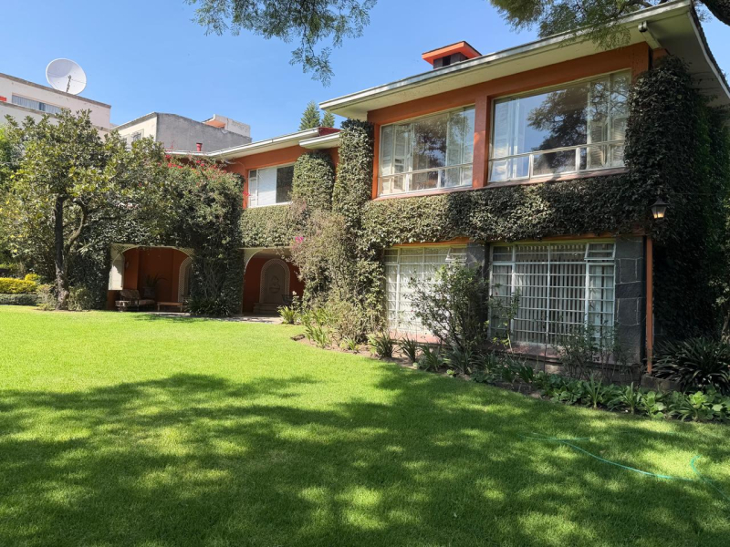 Casa En Venta En Lomas De Chapultepec