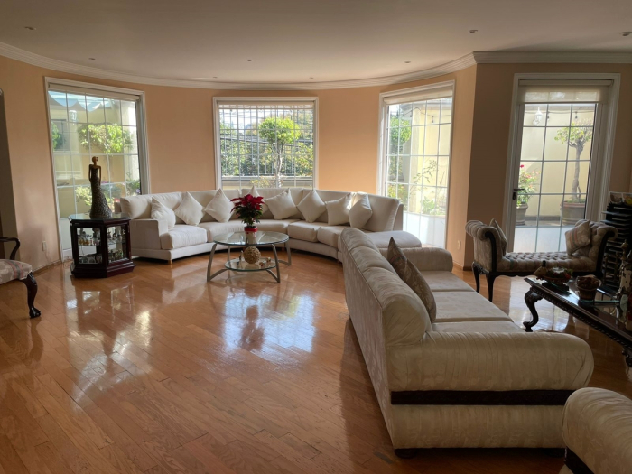 Tecamachalco, Av De Los Bosques. Venta Casa Con Jardín $14,000,000 MN