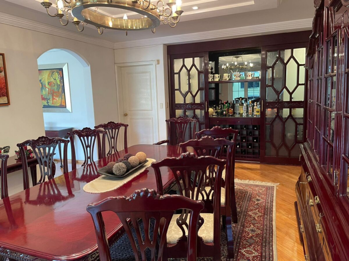 Tecamachalco, Av De Los Bosques. Venta Casa Con Jardín $14,000,000 MN