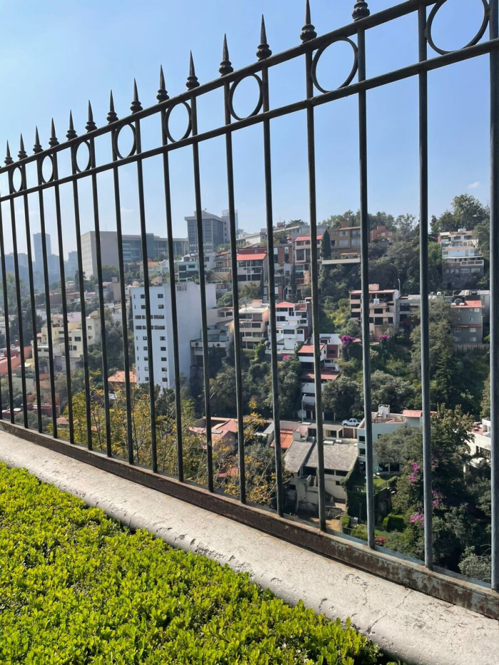 Tecamachalco, Av De Los Bosques. Venta Casa Con Jardín $14,000,000 MN