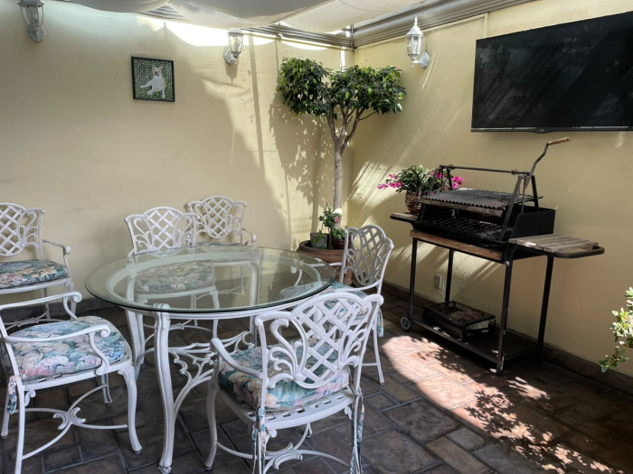 Tecamachalco, Av De Los Bosques. Venta Casa Con Jardín $14,000,000 MN