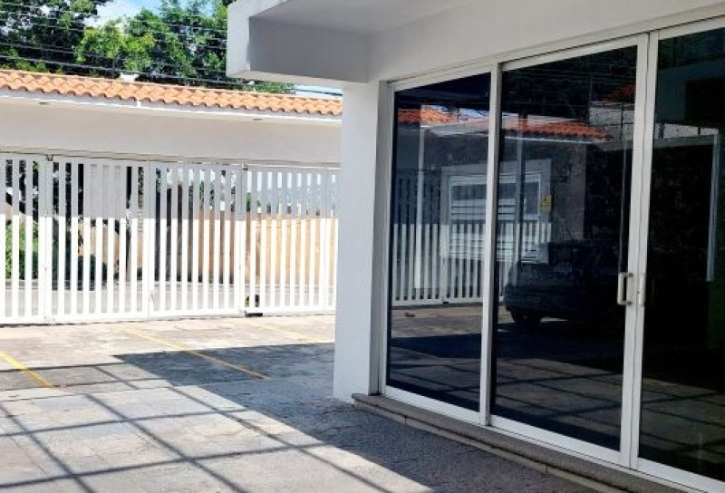 Local Comercial En Renta En Los Pinos Jiutepec