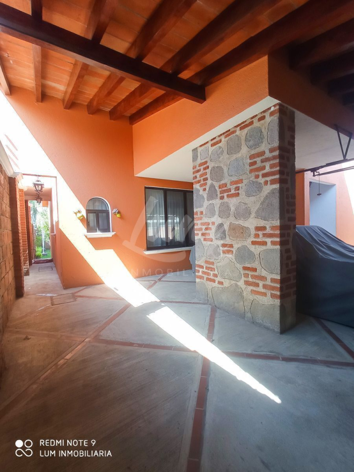 VENTA DE CASA EN FRACCIONAMIENTO BURGOS, CON ALBERCA