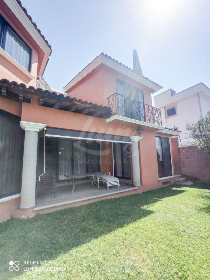 VENTA DE CASA EN FRACCIONAMIENTO BURGOS, CON ALBERCA