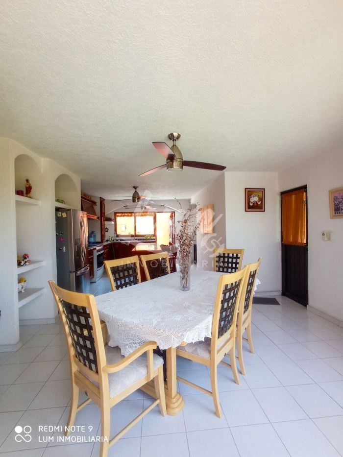 VENTA DE CASA EN FRACCIONAMIENTO BURGOS, CON ALBERCA