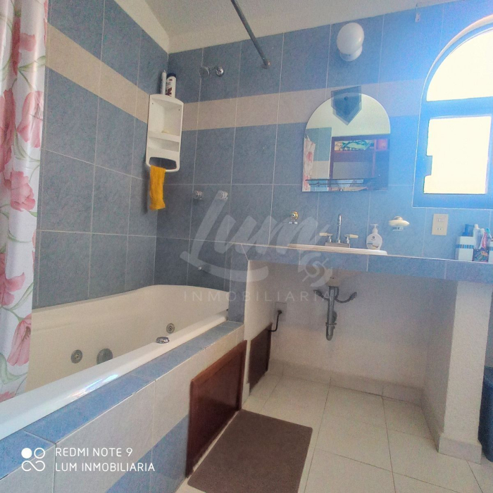 VENTA DE CASA EN FRACCIONAMIENTO BURGOS, CON ALBERCA