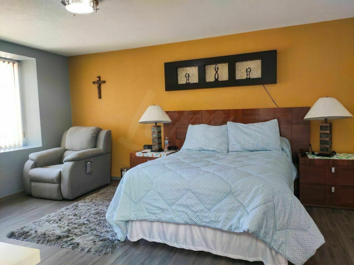 venta de amplia casa de 316 m2 en cd satelite