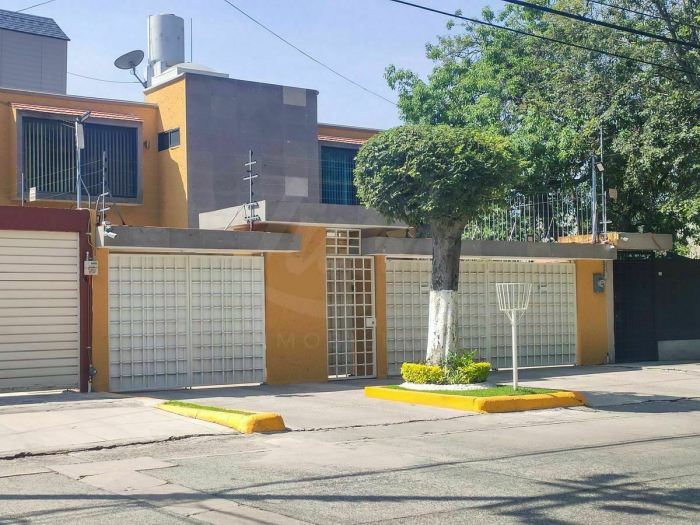 venta de amplia casa de 316 m2 en cd satelite