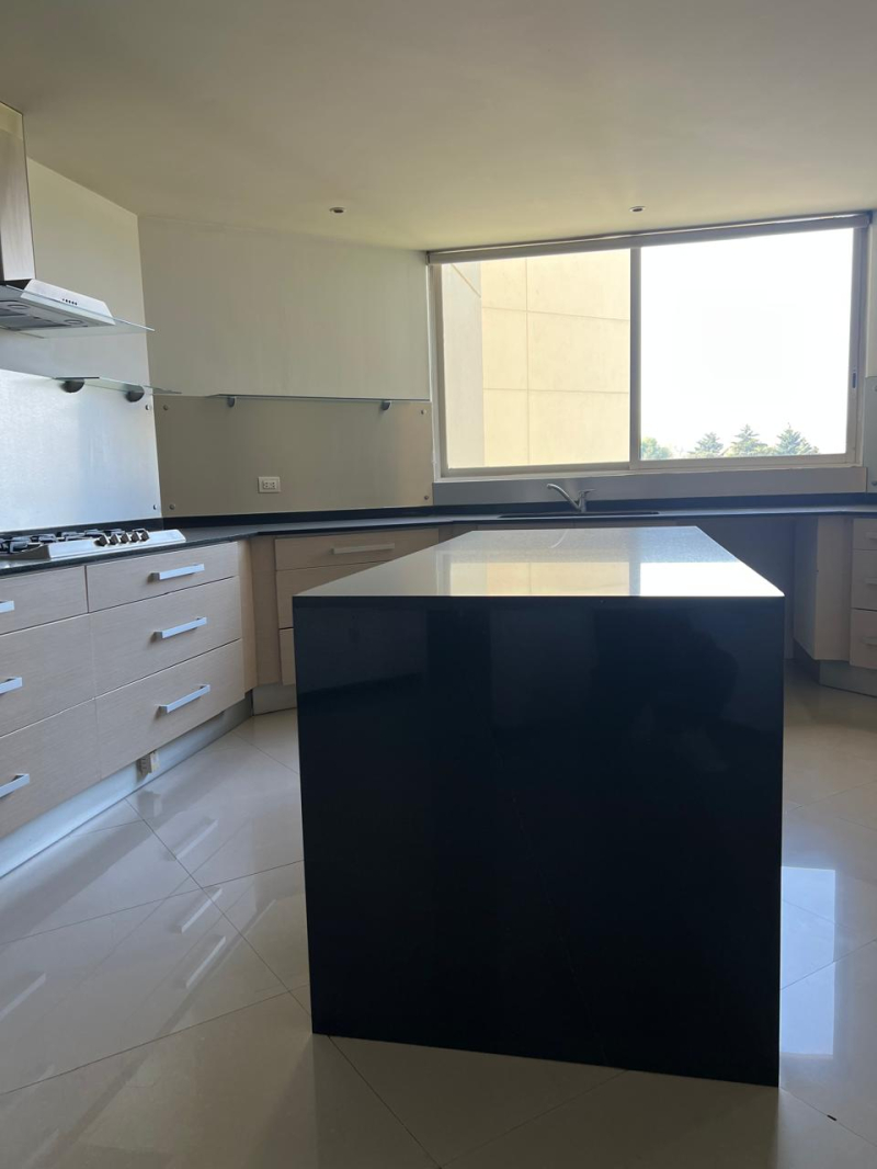 Departamento En Venta En Lomas Country