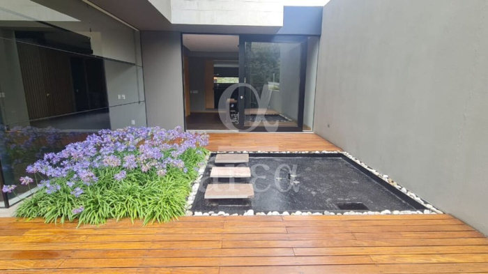 Moderna Residencia en Venta en Cumbres de Santa Fé