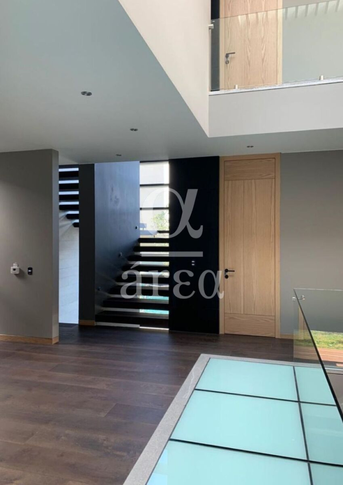 Moderna Residencia en Venta en Cumbres de Santa Fé