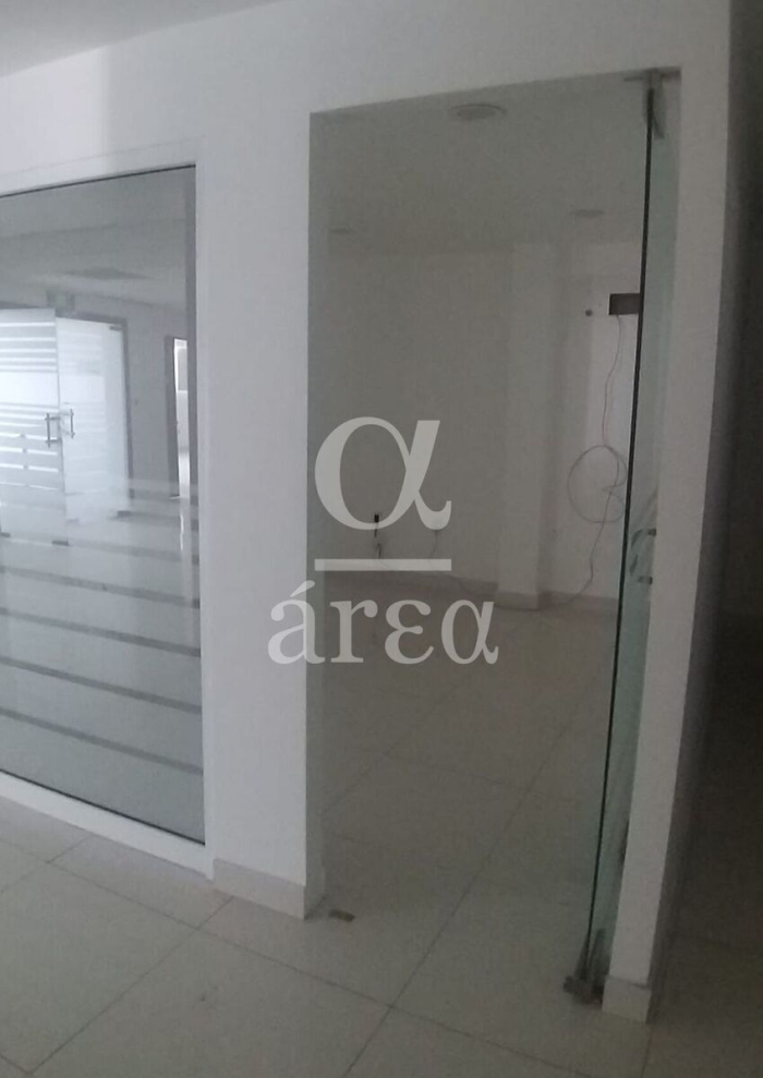 bodega con oficinas y seguridad en renta en alce blanco